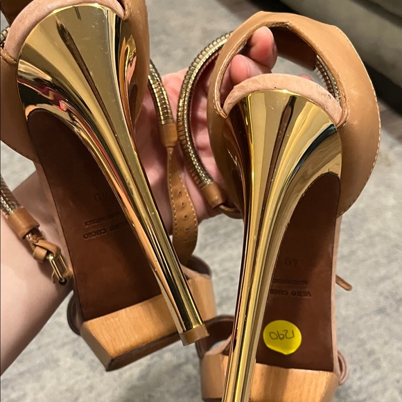 NWOT Lanvin Tan High Heel Sandals with Gold Accents - Picture 5 of 6